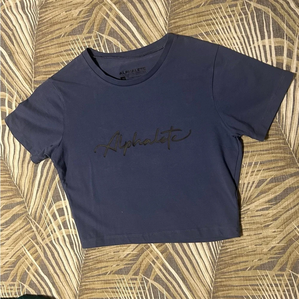 Alphalete White (XS), Green (S) and Blue(S) Crop Shirt Bundle. Lightly worn. - Picture 3 of 7